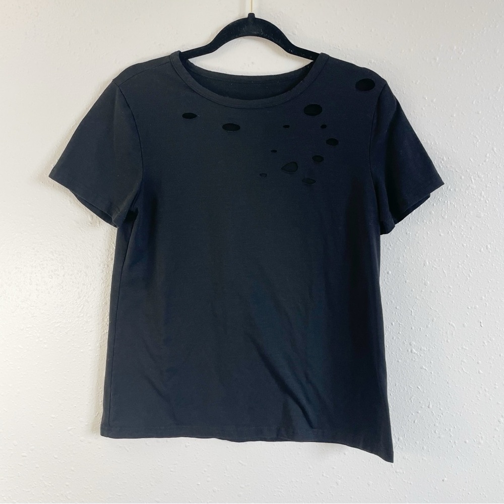 Small short sleeve‎ black shirt